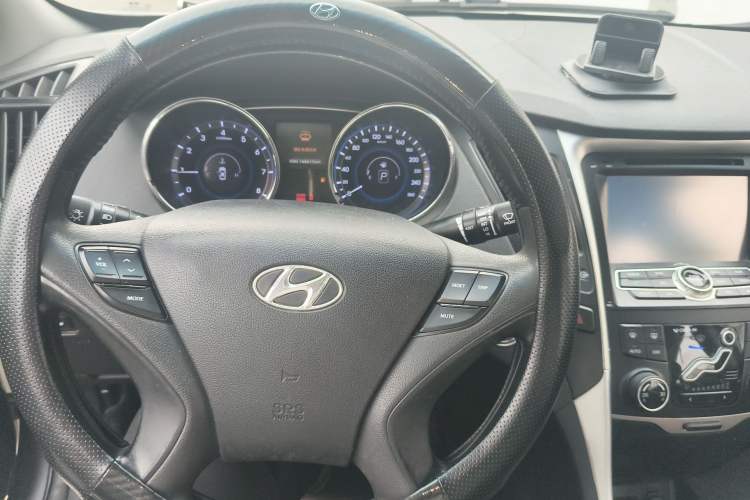 Used Hyundai Sonata 2011 2.0L Automatic Luxury Edition