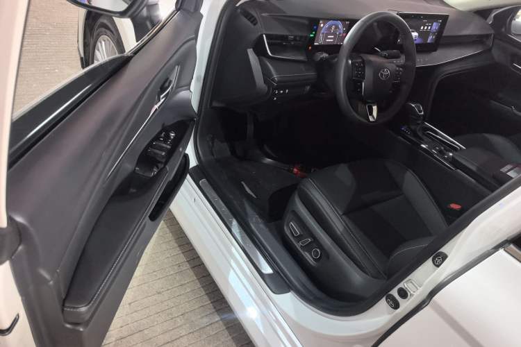 Used Toyota Camry 2024 Dual-Motor 2.0 HGVP Luxury Edition Driver Seat
