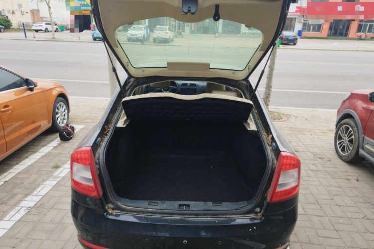 Used Skoda Octavia 2013 1.6L Manual Yijun Edition Trunk