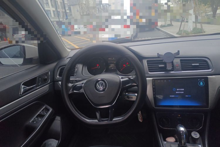 Used Volkswagen Gran Lavida 2015 1.6L Automatic Comfort Edition Steering Wheel