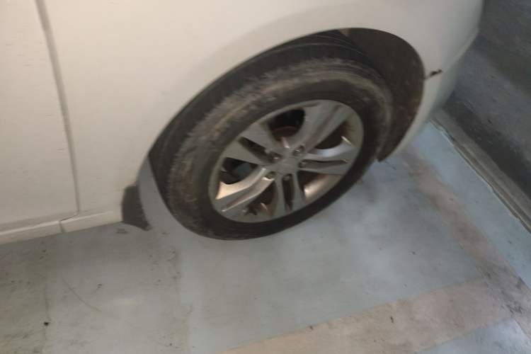 Used Chevrolet Cruze 2015 1.5L Classic SE AT Right Front Wheel Hub