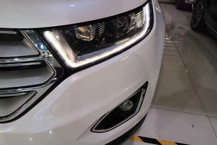 Used Ford Edge 2018 EcoBoost 245 Two-Wheel-Drive Titanium 7-Seater China V Standard
