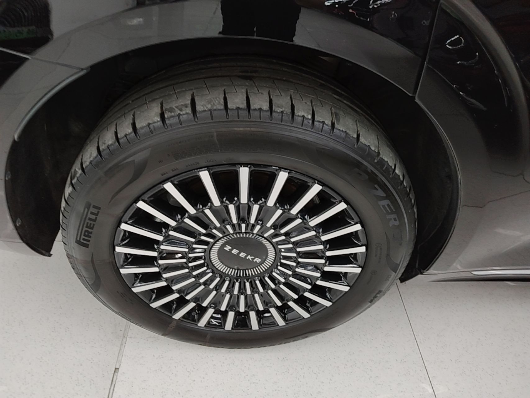 Zeekr 009 2024 Six-Seat Executive Version 4WD 108 kWh — снимка 11