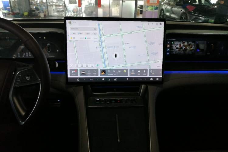 Used Denza Z9 2024 1100 km Four-Wheel Drive Max Version Audio And AC Panel