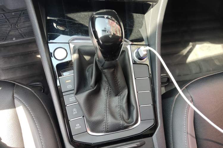 Used Volkswagen Sagitar 2019 200TSI DSG Comfort Version China VI Standard Gear Lever