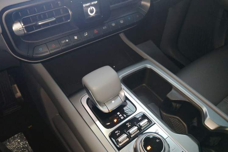 Used BAIC Off-Road BJ40 2026 Model 2.0D Diesel Edition Gear Lever