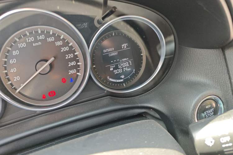 Used Mazda CX-5 2014 2.0L Automatic Two-Wheel Drive Urban Version Odometer Close Up