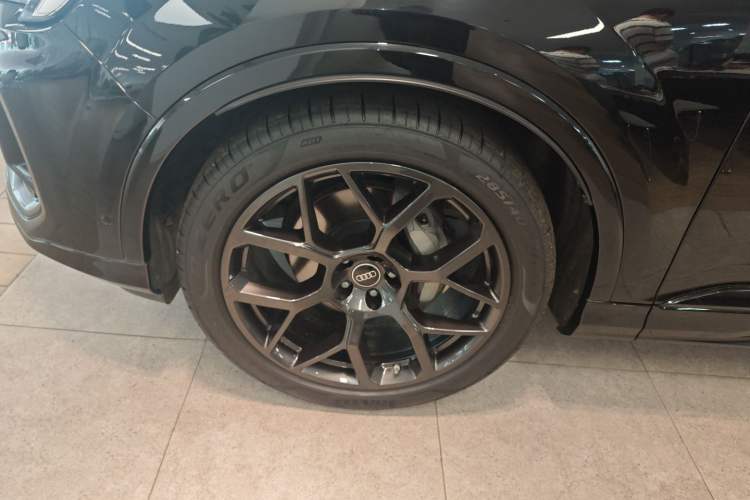Used Audi Q7 2024 45 TFSI quattro S line Black Warrior Edition
