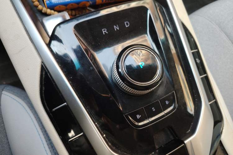 Used BAIC Beijing EU5 2018 R500 Smart Wind Edition Gear Lever