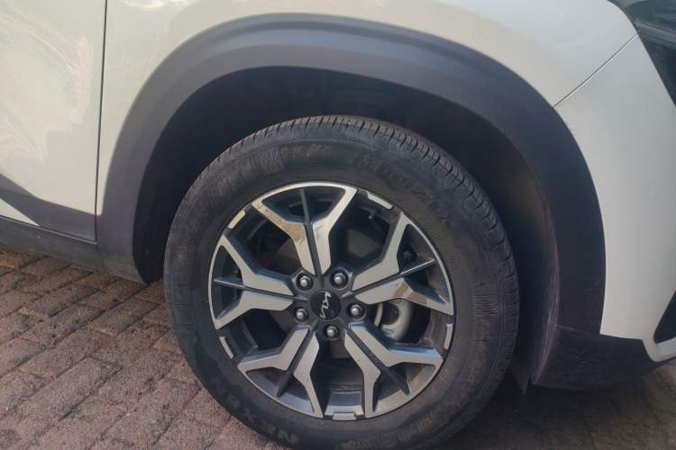 Used Kia KX3 2021 1.5L CVT Trend Edition Right Front Wheel Hub