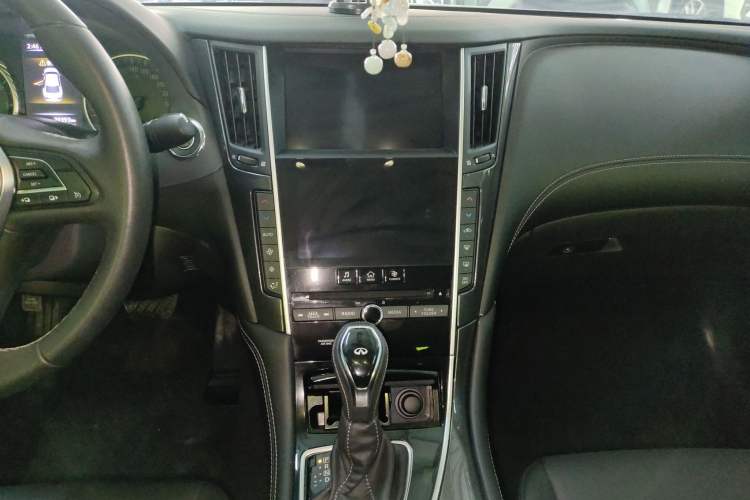 Used Infiniti Q50L 2022 2.0T Comfort Edition Audio And AC Panel
