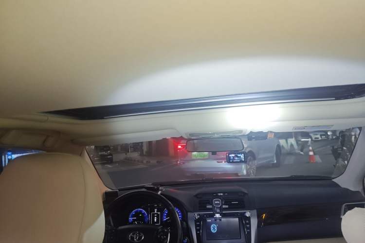 Used Toyota Camry 2015 Dual-Engine 2.5 HG Luxury Navigation Edition