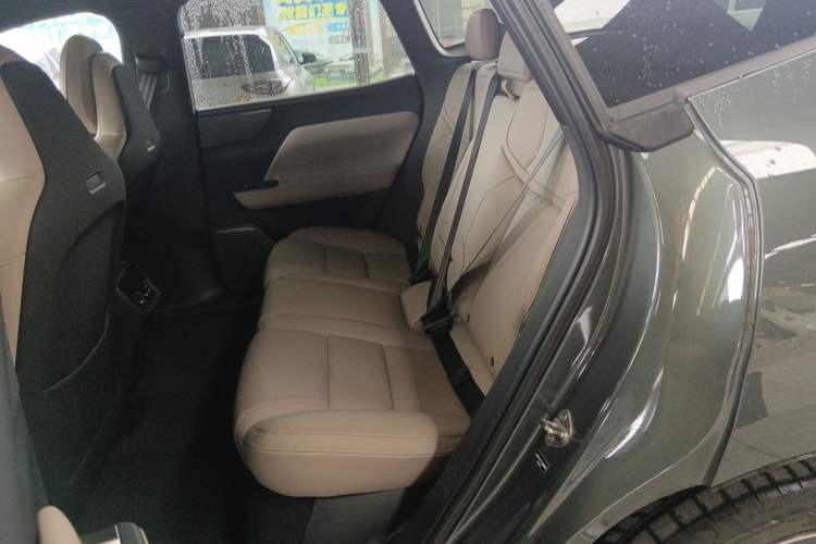 Used Volvo XC70 Plug-in Hybrid 2026 Model Four-Wheel Drive Long-Range Ultra Left Rear Seat