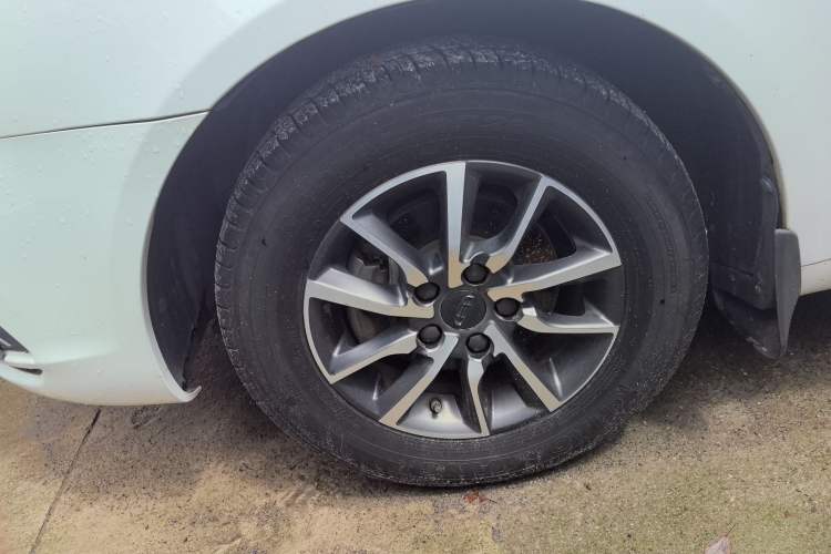 Used Geely Auto Emgrand 2019 Leading Edition 1.5L Manual Luxury Model China VI Standard Left Front Wheel Hub