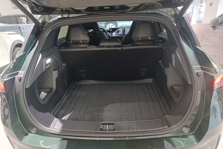 Used Lynk & Co 06 EM-P 2023 EM-P 126 Long-Range Halo