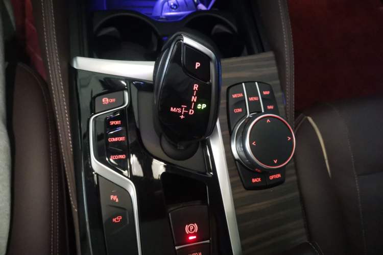 Used BMW 5 Series 2018 530Li Luxury Edition Premium Package Gear Lever