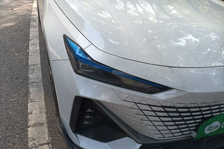 Used CHANGAN UNI-V 2023 1.5T Prestige Model