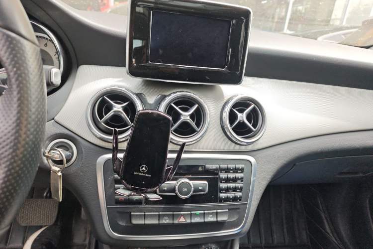 Used Mercedes-Benz GLA 2015 GLA 200 Audio And AC Panel