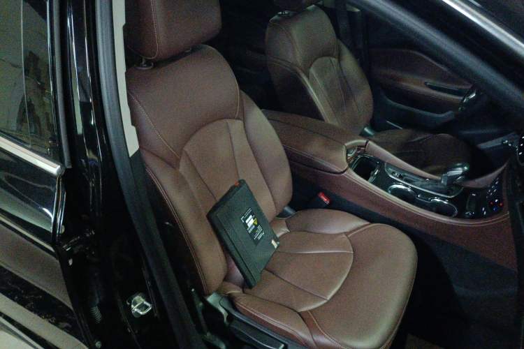 Used Buick Envision 2021 532T Two-Wheel-Drive Elite Version Right Front Seat