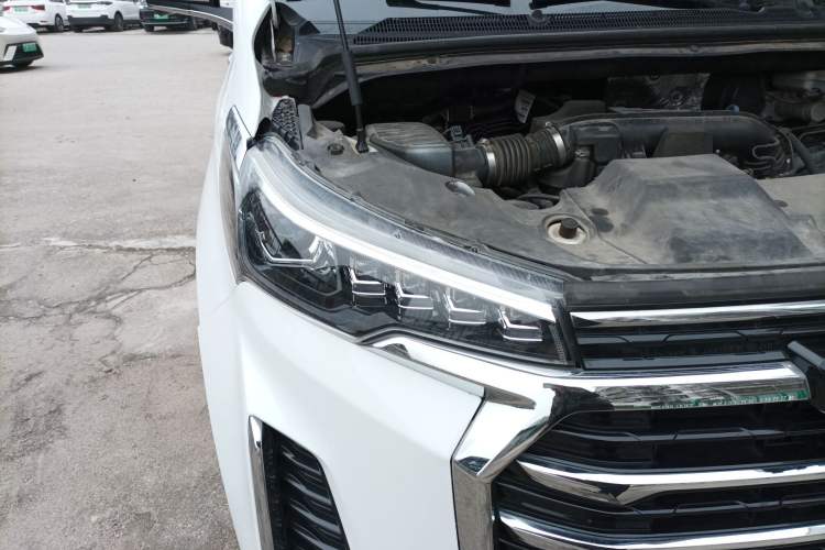 Used SAIC MAXUS G20 2020 2.0T Gasoline Automatic Luxury Edition Right Front Headlight