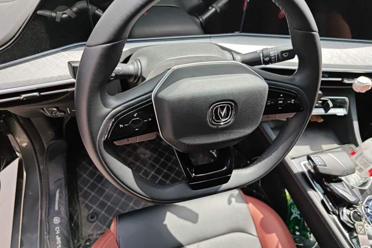 Used CHANGAN Eado 2023 Changan Edition PLUS Blue Whale NE 1.4T GDI DCT Prestige Version