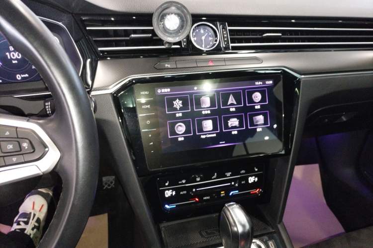 Used Volkswagen Magotan 2020 330TSI DSG Luxury Edition Audio And AC Panel