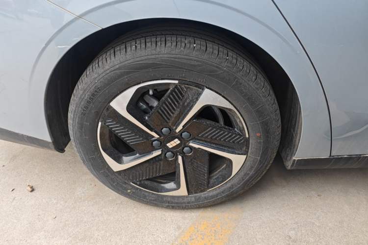 Used Geely Galaxy L6 2023 125km MAX