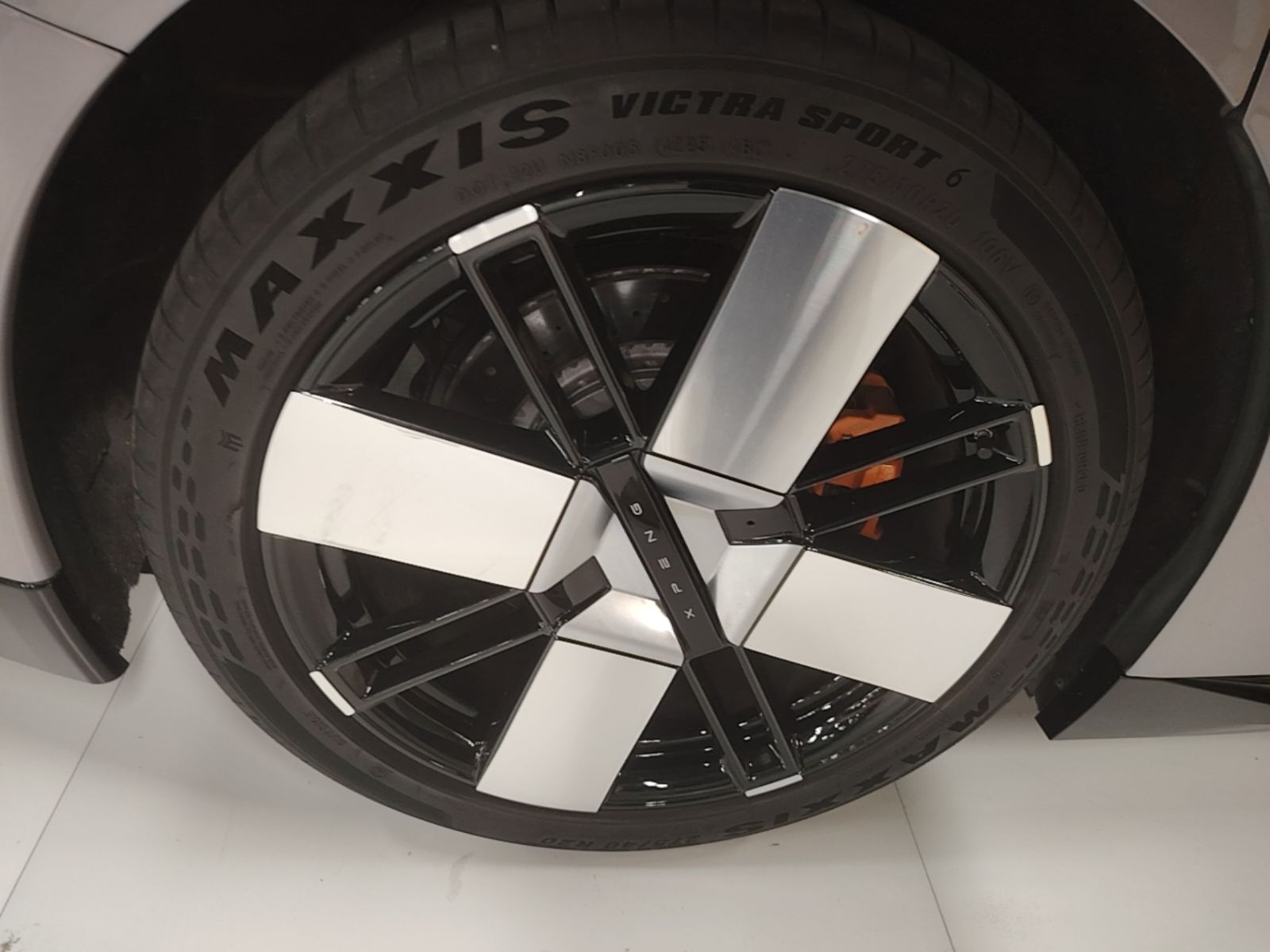 XPeng P7 2025 Model 750 Four-Wheel Drive Max — снимка 11