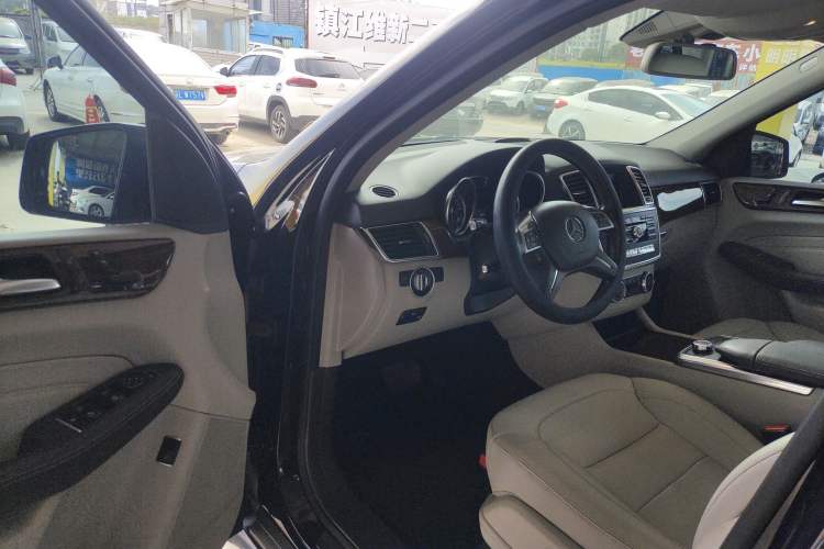 Used Mercedes-Benz M-Class 2014 ML 400 4MATIC Dynamic Model