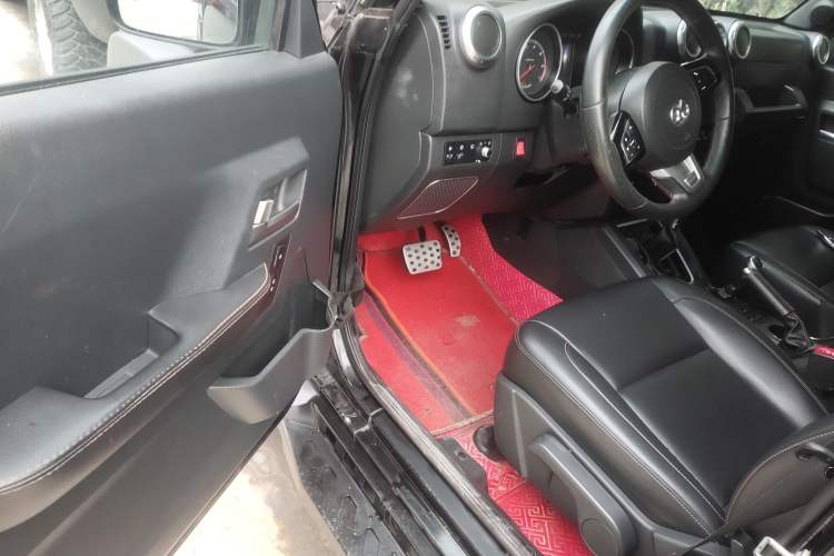 Used BAIC Off-Road BJ40 2016 40L 2.3T Automatic All-Wheel Drive Premium Edition Driver Seat