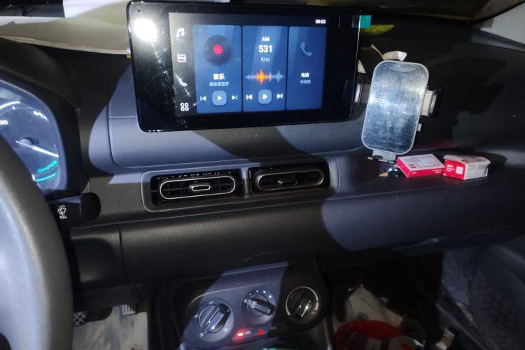 Used Wuling Hongguang New Energy 2024 All-Electric Model 300KM Standard Version Audio And AC Panel