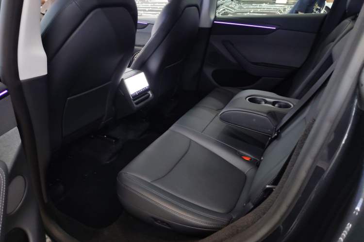 Used Tesla Model Y 2025 Rear-Wheel-Drive Version
