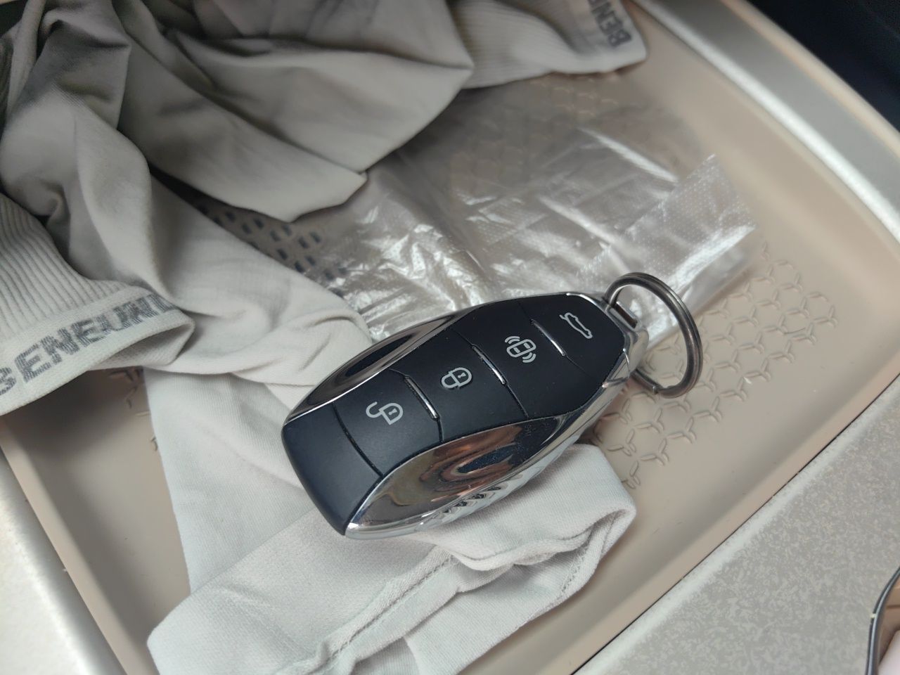 Hongqi Tiangong 08 2025 565 All-Wheel-Drive Pioneer Edition — снимка 20