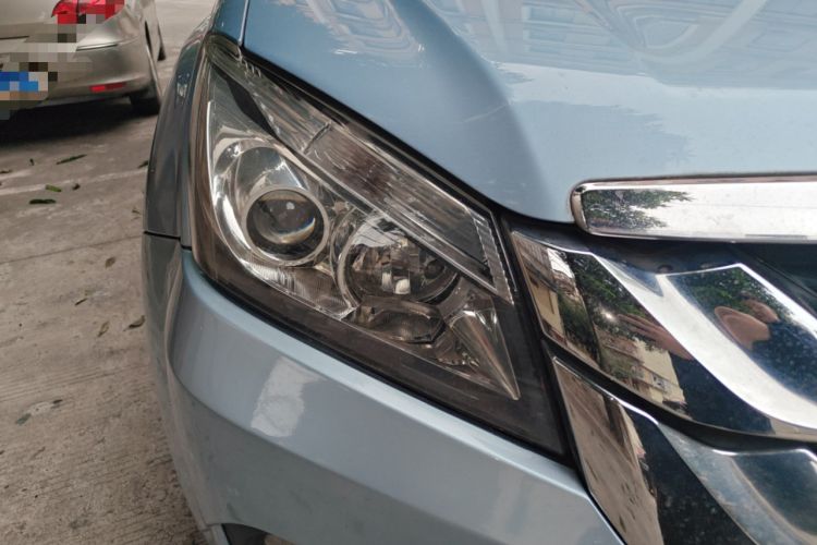 Used Isuzu mu-X 2015 2.5T Two-Wheel Drive Automatic Comfort Touring Model 7 Seats