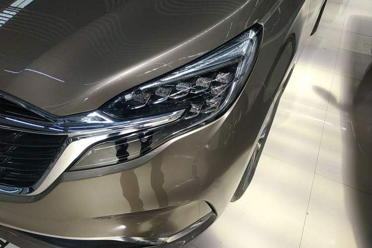 Used Buick GL8 2021 ES Landtrek 653T Comfort Edition