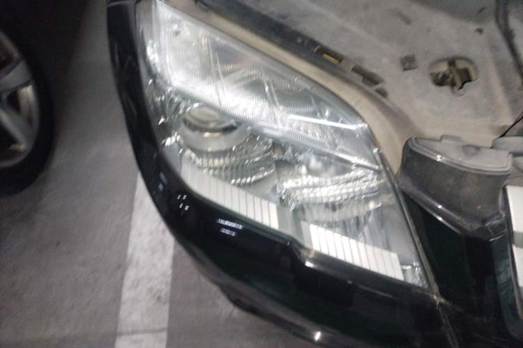 Used Mercedes-Benz GLK-Class 2011 GLK 300 4MATIC Fashion Model Right Front Headlight