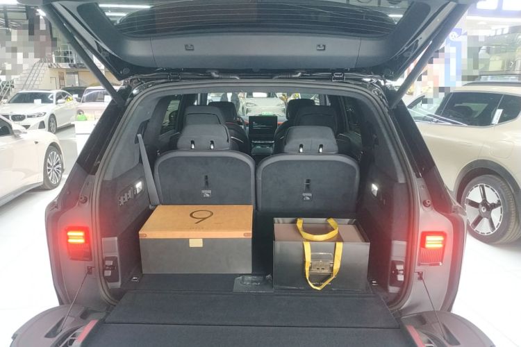 Used Zeekr 9X 2025 Moon Black Edition 70kWh