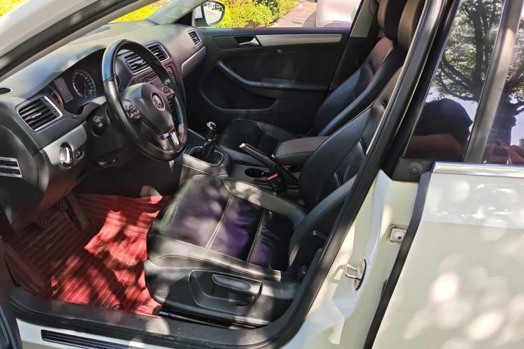 Used Volkswagen Sagitar 2014 Revised Version 1.4TSI Manual Luxury Edition Left Front Seat