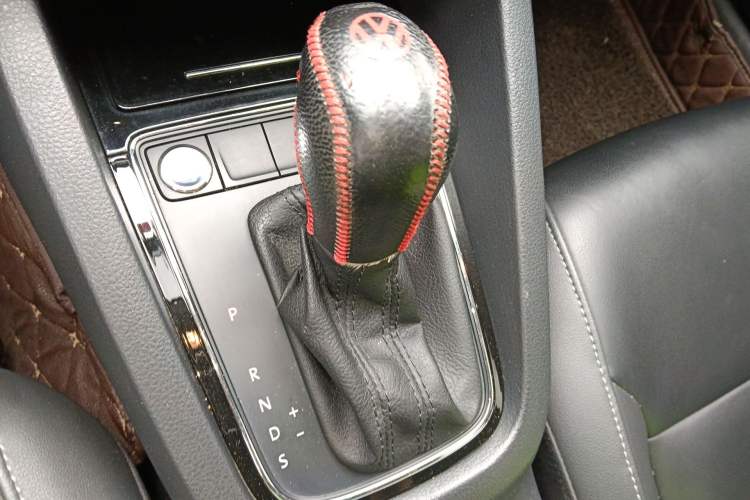 Used Volkswagen Sagitar 2017 230TSI Automatic Comfort Version
