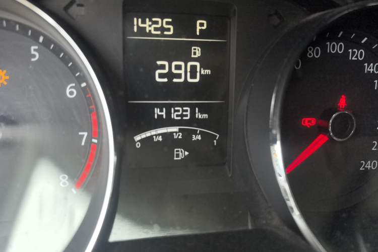 Used Volkswagen Lavida 2017 230TSI DSG Comfort Edition Odometer Close Up