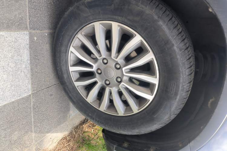 Used Haval H6 2017 Red-Label Sport Edition 1.5T Automatic Two-Wheel Drive Luxury Model Right Front Wheel Hub