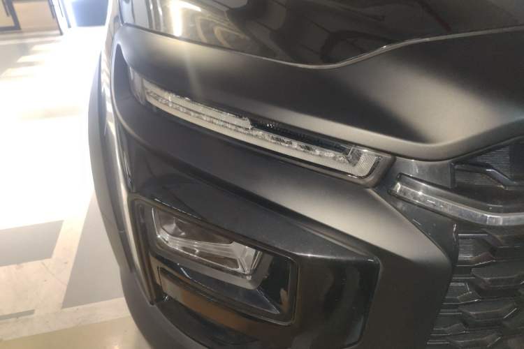 Used JAC Group Hantoo 2023 2.0T Automatic Diesel Two-Wheel-Drive Elite Model with Standard Dual Features