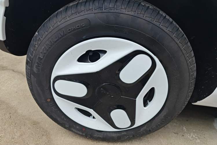 Used Geely Galaxy Panda 2025 210 km – Yuanqi Bear Right Rear Wheel Hub