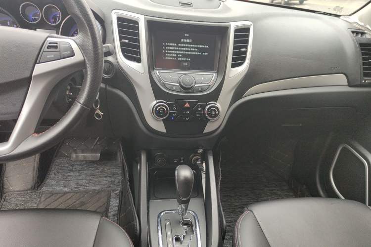 Used CHANGAN CS35 2016 1.6L Automatic Luxury Model China IV Standard