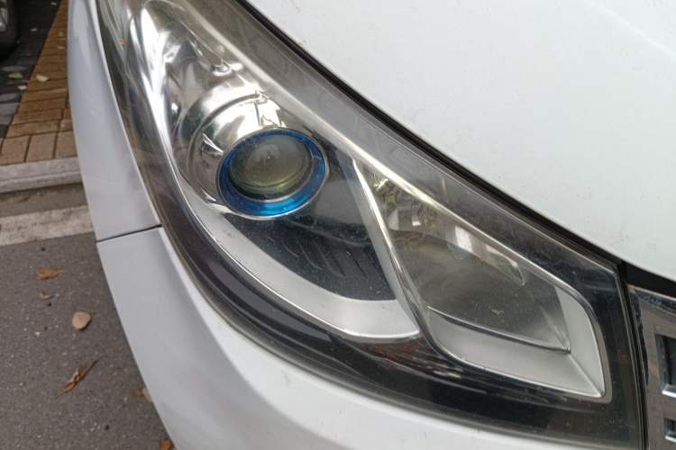 Used SAIC MAXUS G10 2018 PLUS 2.0T Automatic Smart Edition Right Front Headlight