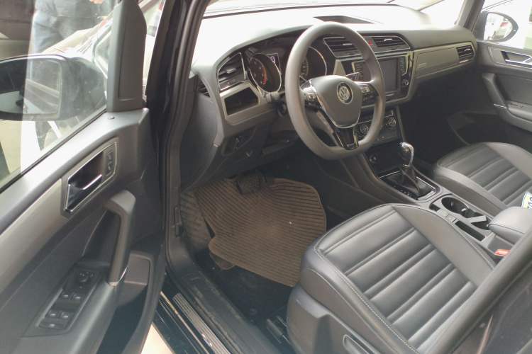 Used Volkswagen Touran 2018 Volkswagen Touran L 280TSI DSG Comfort Edition 7 Seats China V Emission Standard