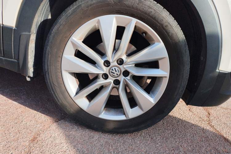 Used Volkswagen T-Cross 2019 1.5L Automatic Comfort Edition Right Front Wheel Hub