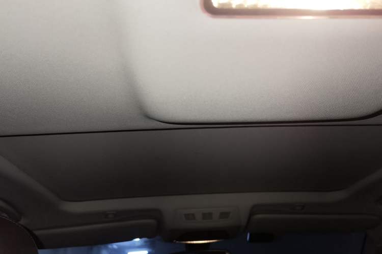 Used BMW 5 Series 2014 525Li Luxury Design Package
