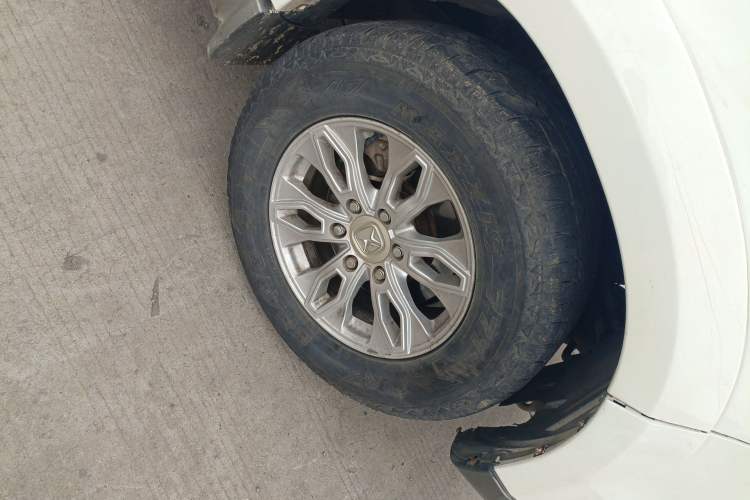 Used JMC Yusheng S350 2013 2.4T Automatic 2WD Diesel Luxury Edition 5 Seats Right Front Wheel Hub