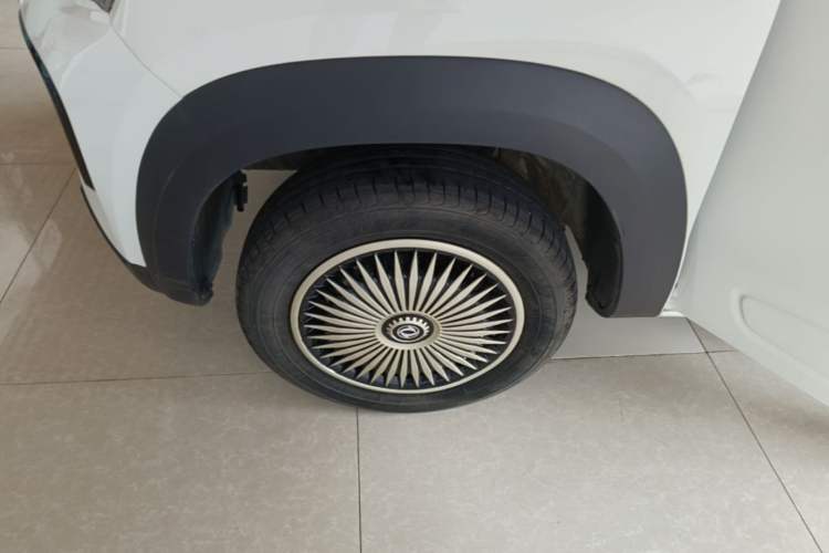 Used Dongfeng NAMMI BOX 2022 Chasing Wind Edition 331 km Standard Model Left Front Wheel Hub